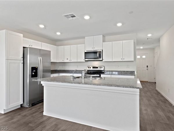 7909 Whisper Words Avenue, Las Vegas, NV 89113