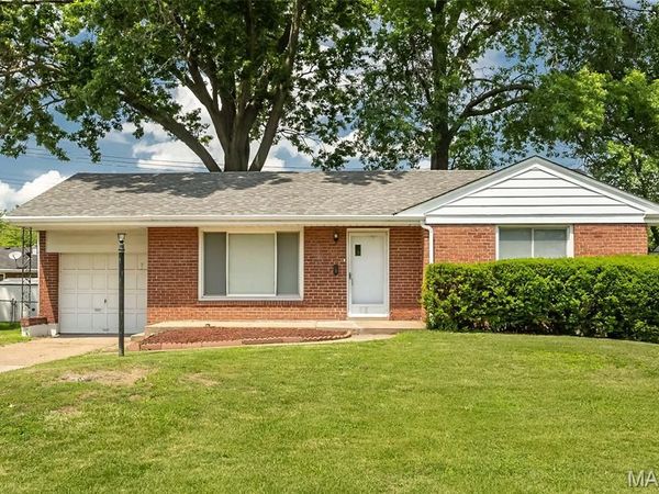 1225 Newark Drive, St Louis, MO 63137