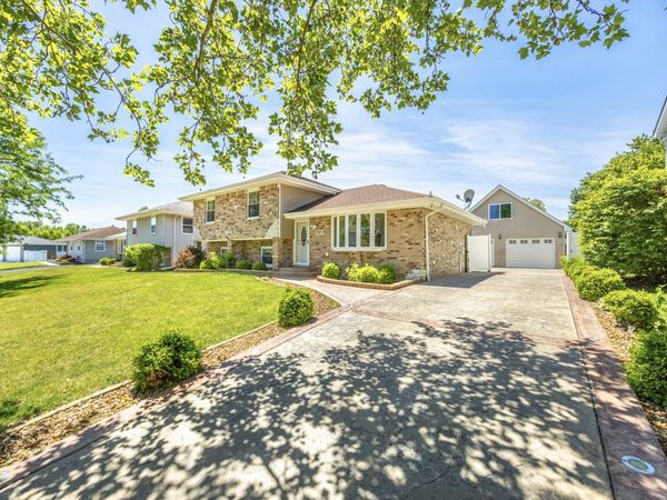 1707 Corregidor Street , Joliet, IL 60435
