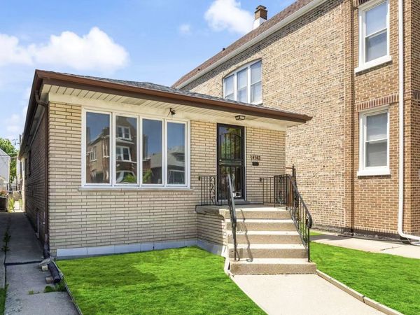 4542 S Mozart Street , Chicago, IL 60632