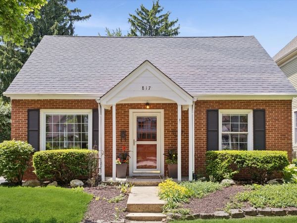 817 N Eagle Street, Naperville, IL 60563