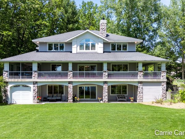 8170 Freska Lake Drive NE, Comstock Park, MI 49321