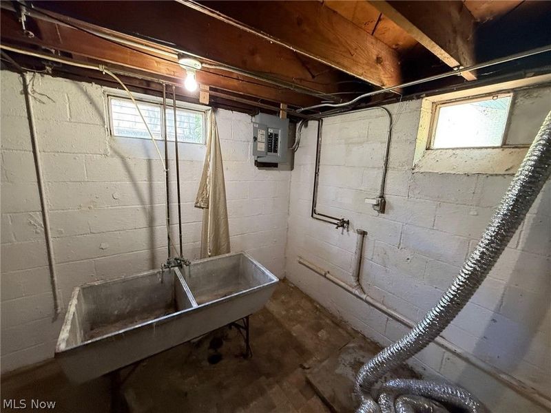 411 E 264th Street, Euclid, OH 44132 Photo 24