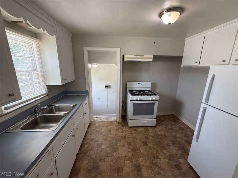 411 E 264th Street, Euclid, OH 44132 Photo 5