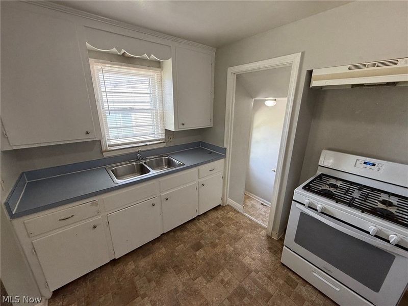 411 E 264th Street, Euclid, OH 44132 Photo 7