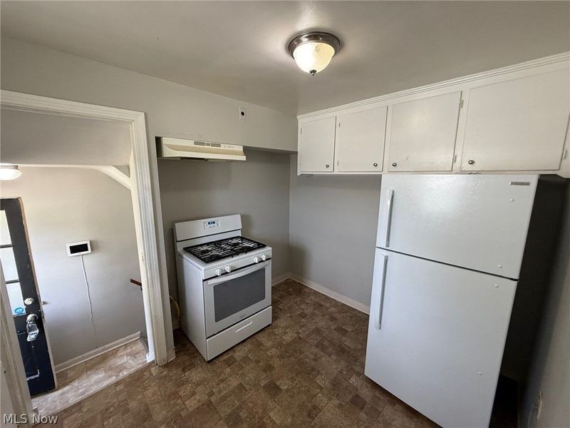 411 E 264th Street, Euclid, OH 44132 Photo 8