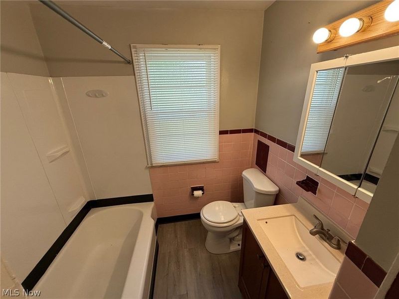 411 E 264th Street, Euclid, OH 44132 Photo 9
