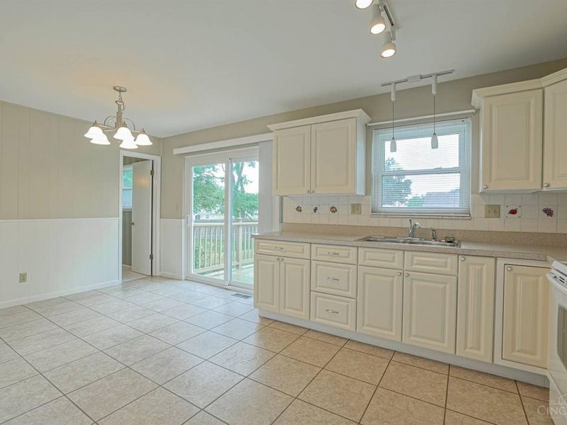 8574 Linderwood Lane, Cincinnati, OH 45255 Photo 10