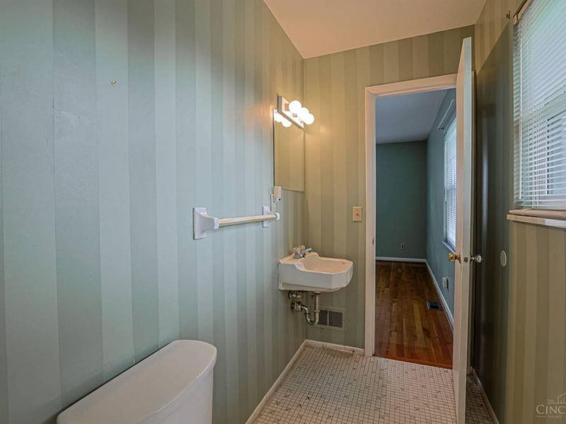 8574 Linderwood Lane, Cincinnati, OH 45255 Photo 22