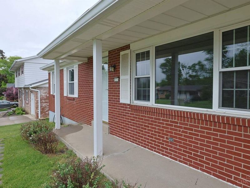 8574 Linderwood Lane, Cincinnati, OH 45255 Photo 3