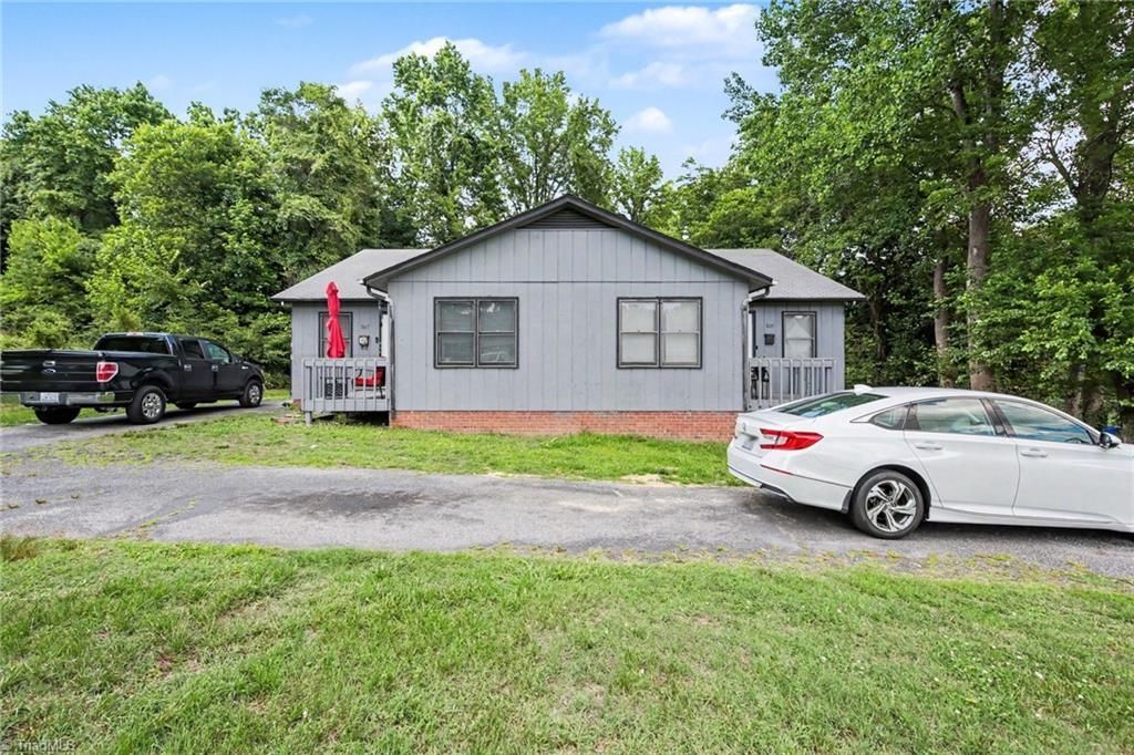 607 & 609 Brookdale Drive, Thomasville, NC 27360 Main Photo