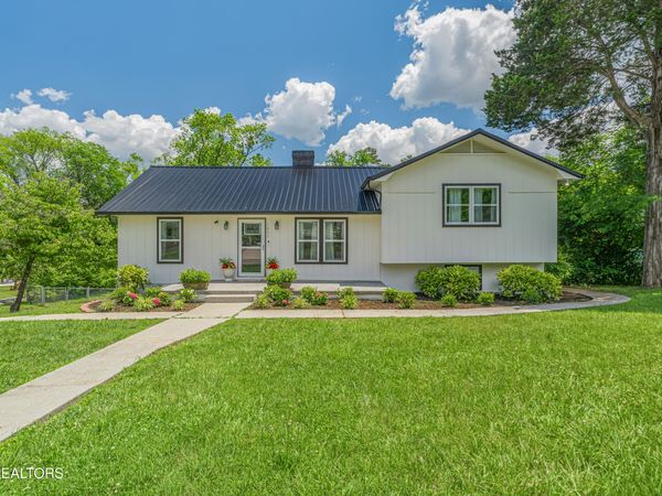 1802 Charles Drive, Knoxville, TN 37918