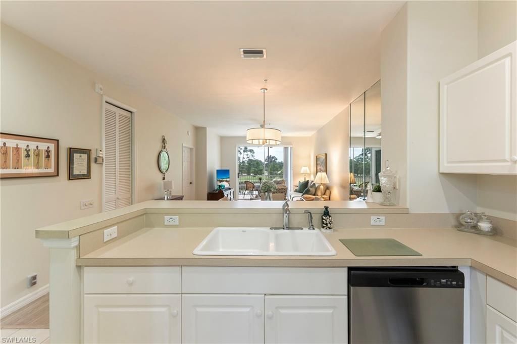 8247 Parkstone Pl, Unit 206, Naples, FL 34120 Photo
