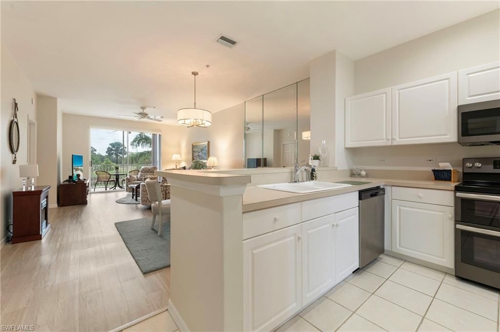 8247 Parkstone Pl, Unit 206, Naples, FL 34120 Photo