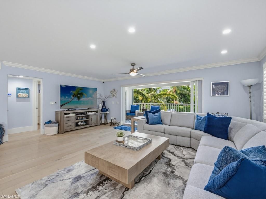 225 5th Ave S, Unit 103, Naples, FL 34102 Photo