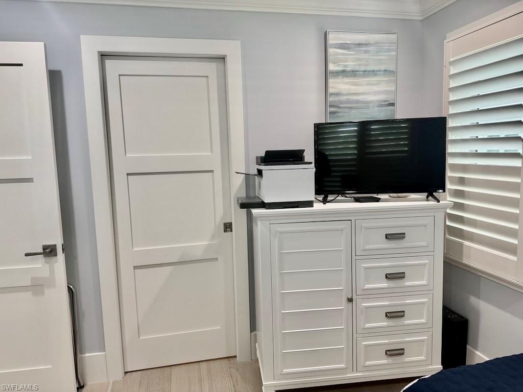 225 5th Ave S, Unit 103, Naples, FL 34102 Photo
