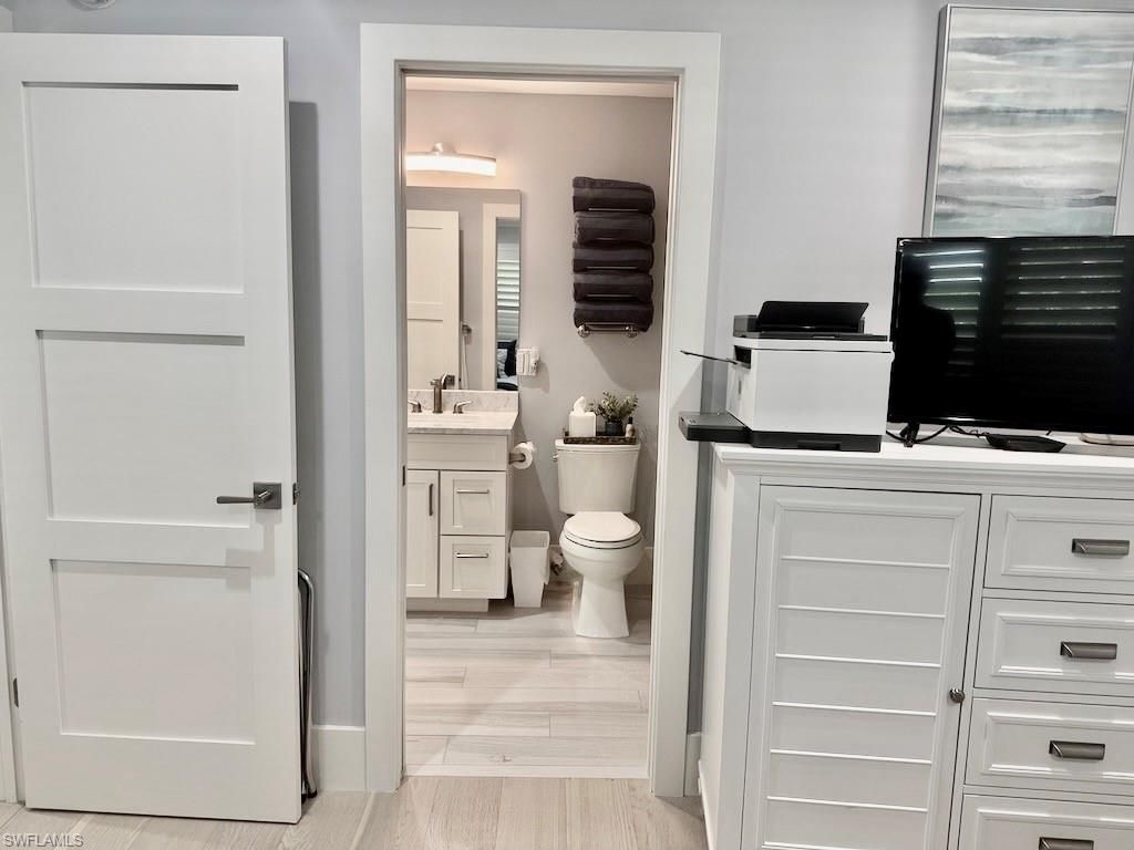 225 5th Ave S, Unit 103, Naples, FL 34102 Photo