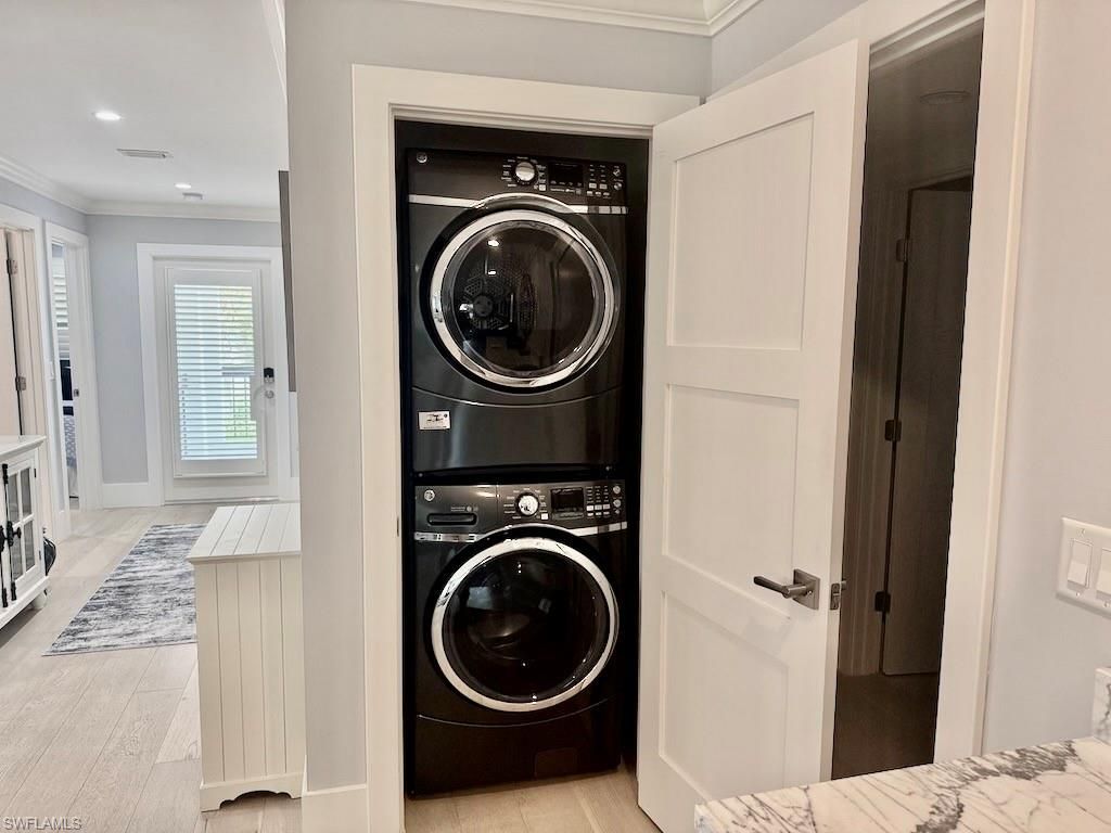 225 5th Ave S, Unit 103, Naples, FL 34102 Photo