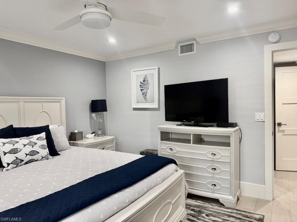 225 5th Ave S, Unit 103, Naples, FL 34102 Photo