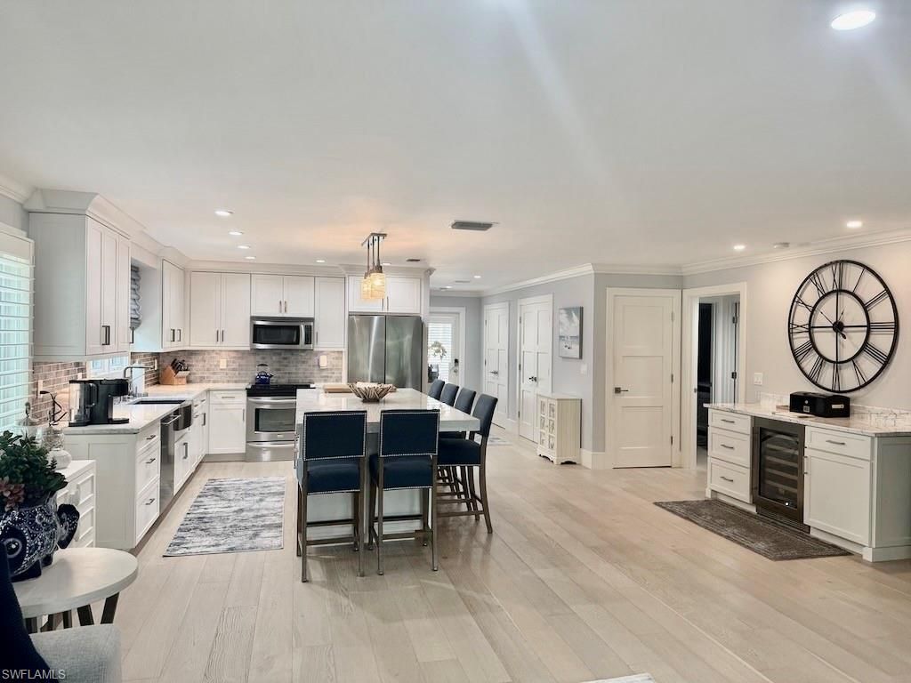 225 5th Ave S, Unit 103, Naples, FL 34102 Photo