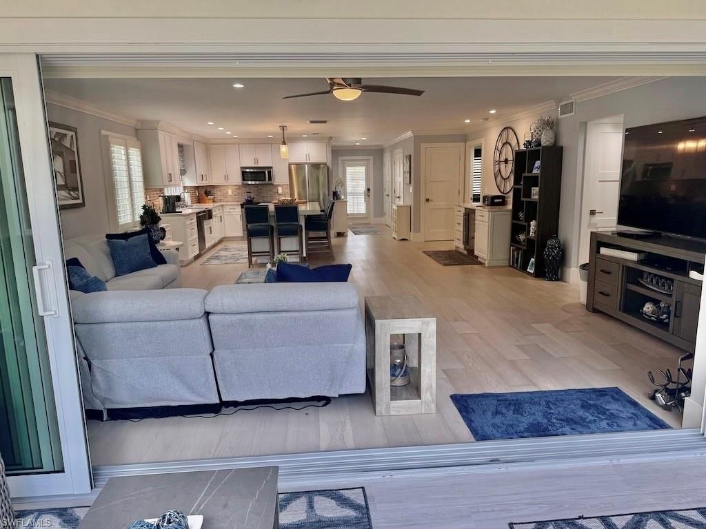 225 5th Ave S, Unit 103, Naples, FL 34102 Photo