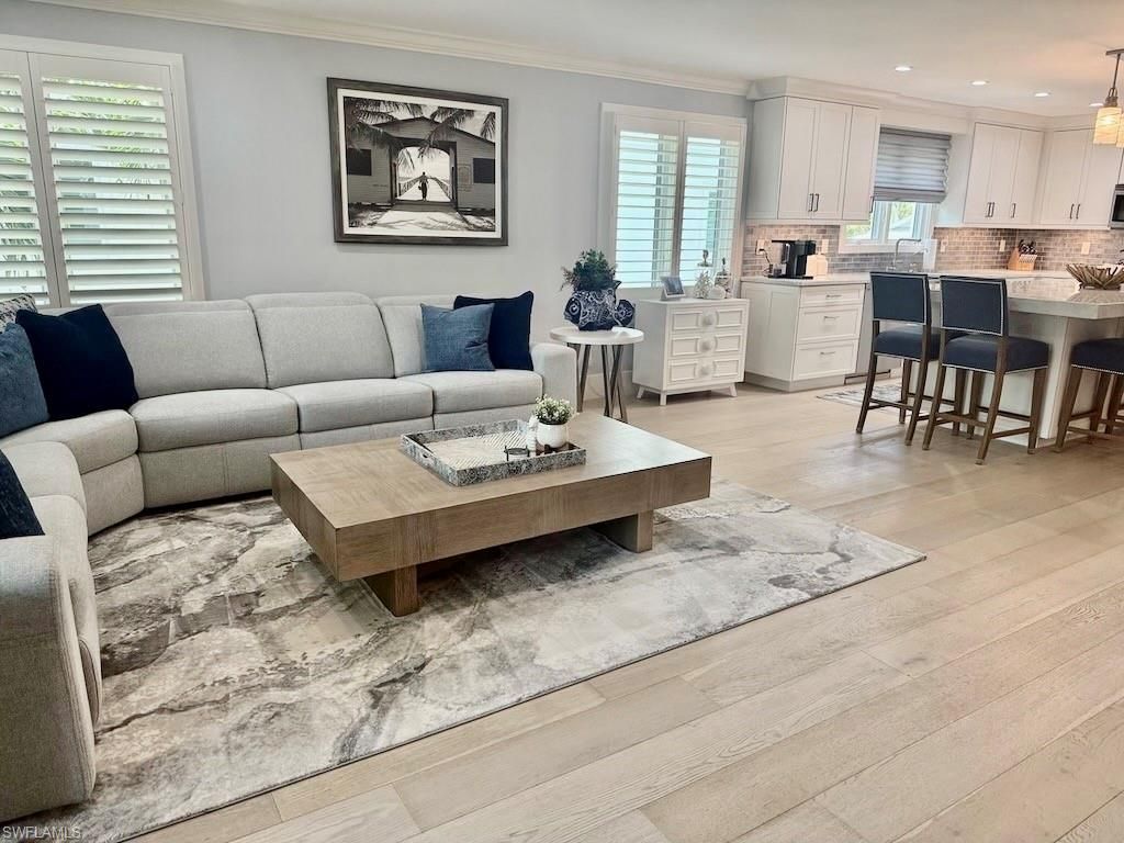 225 5th Ave S, Unit 103, Naples, FL 34102 Photo