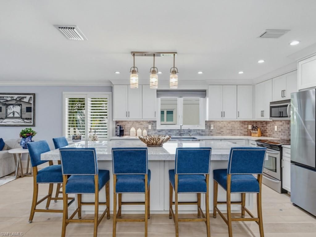 225 5th Ave S, Unit 103, Naples, FL 34102 Photo