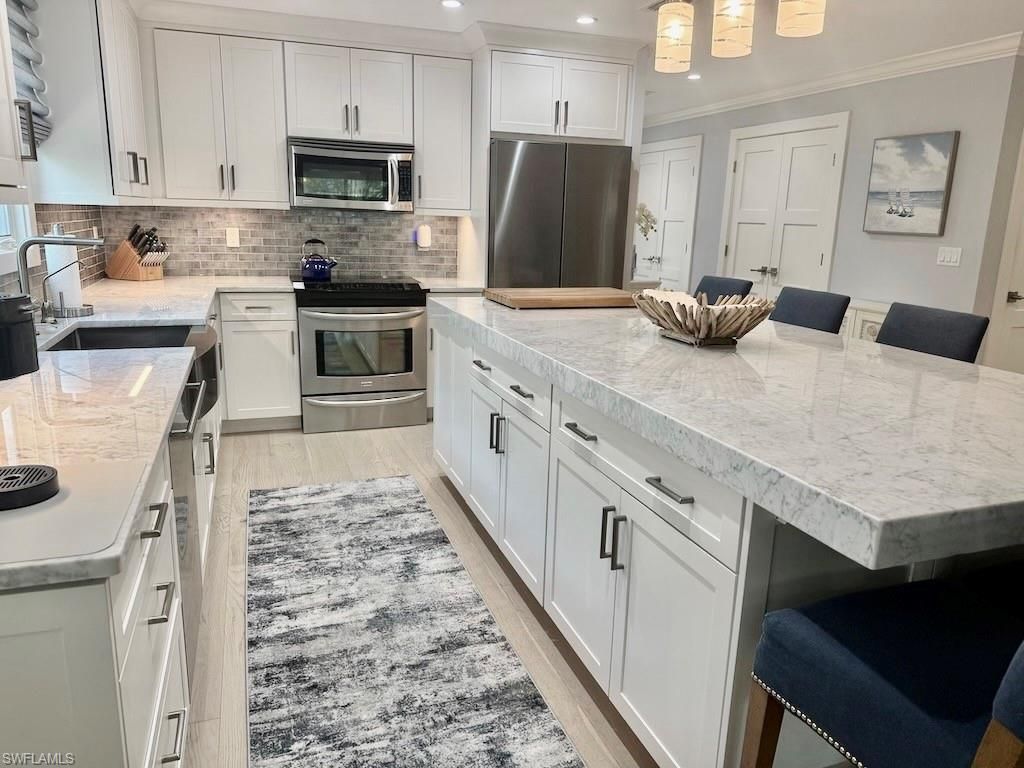 225 5th Ave S, Unit 103, Naples, FL 34102 Photo