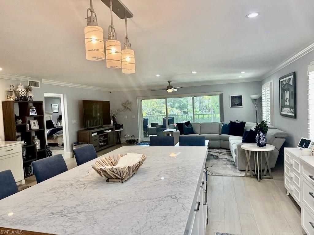 225 5th Ave S, Unit 103, Naples, FL 34102 Photo