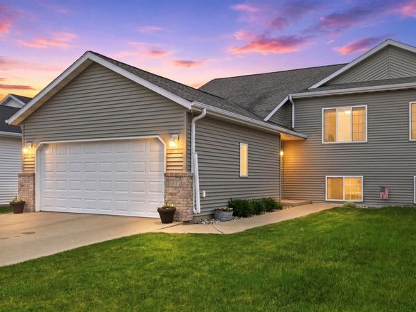 1551 34TH Avenue S, Moorhead, MN 56560