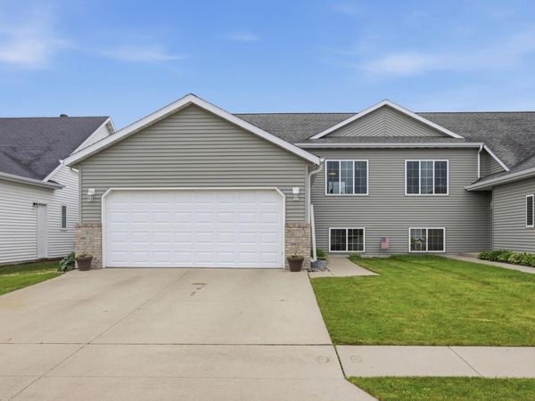 1551 34TH Avenue S, Moorhead, MN 56560