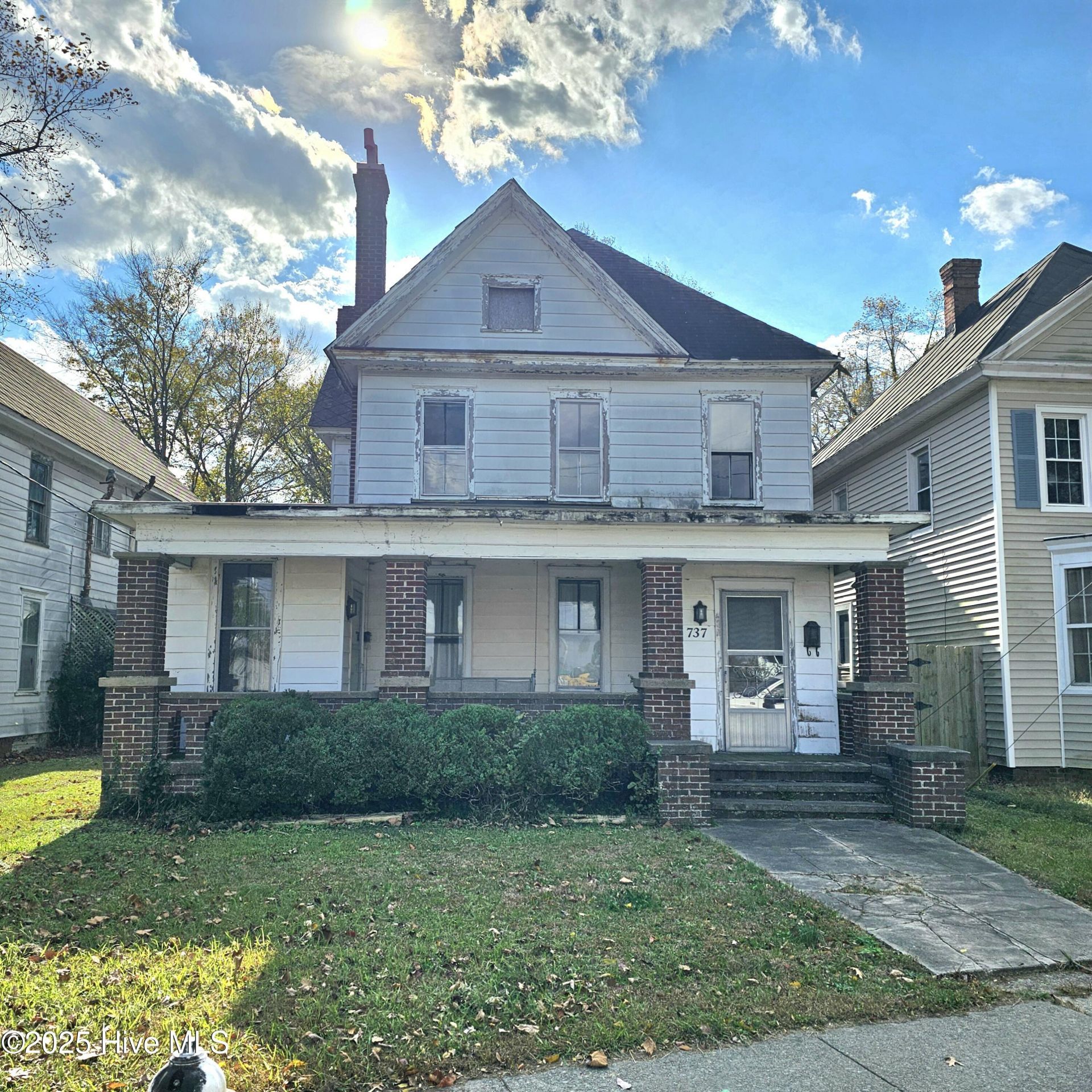 737 Riverside Avenue , Elizabeth City, NC 27909 Main Photo