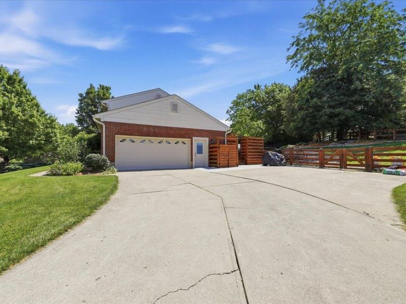 10504 Cheshire Ridge Drive, Florence, KY 41042 Photo 4