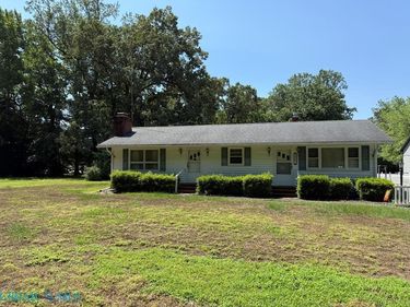 664 Sandy Point Road , Heathsville, VA 22473