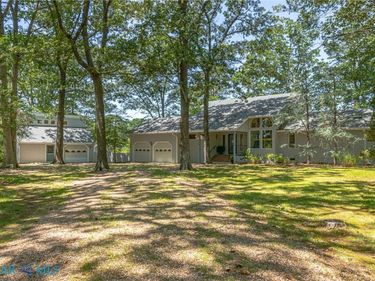 621 Harbor Drive , Reedville, VA 22539