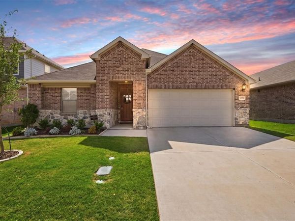 9352 Lone Maverick Drive, Fort Worth, TX 76036