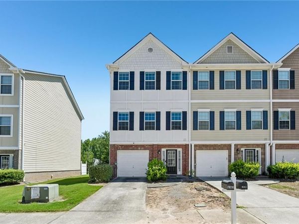 6383 Redan Square , Lithonia, GA 30058