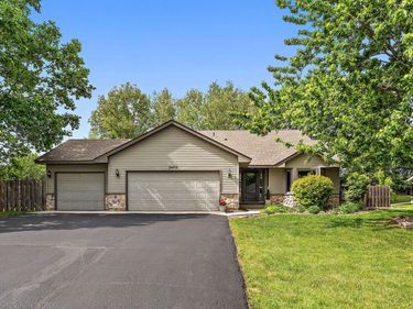 10452 61st Street NE, Albertville, MN 55301