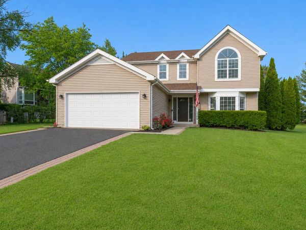 1759 Deerhaven Drive , Crystal Lake, IL 60014