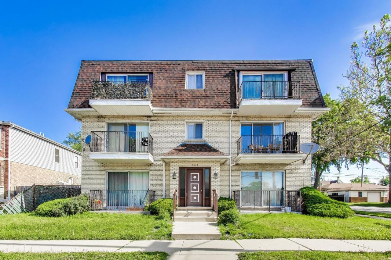 6534 W Montrose Avenue , Unit 1W, Harwood Heights, IL 60706 Main Photo