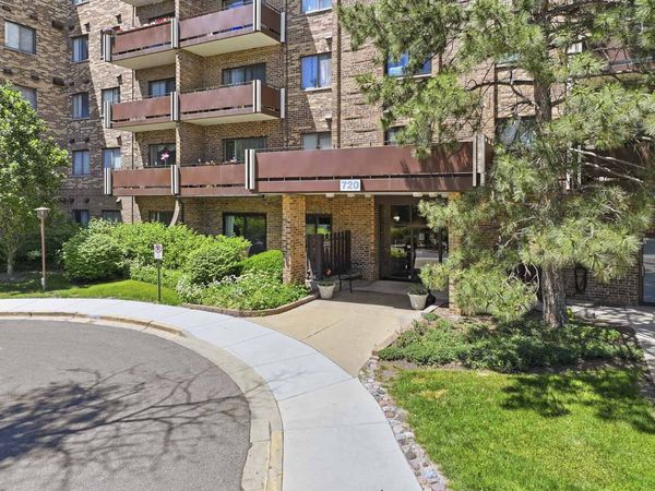 720 Wellington Avenue , Unit 509, Elk Grove Village, IL 60007