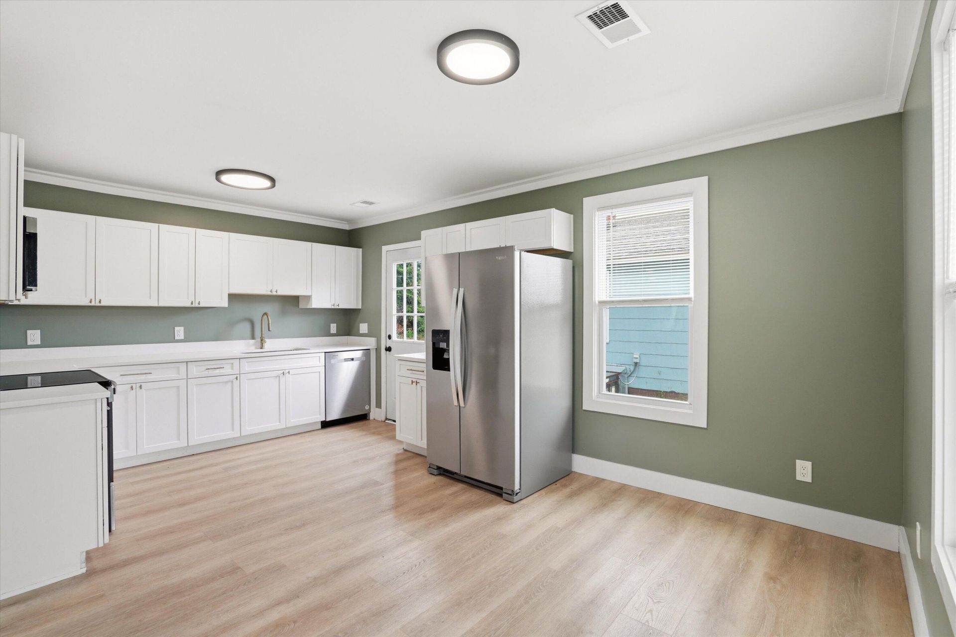 2306 Kent Avenue Photo 10
