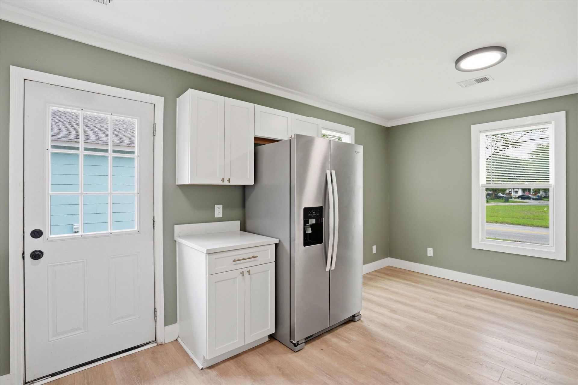 2306 Kent Avenue Photo 12