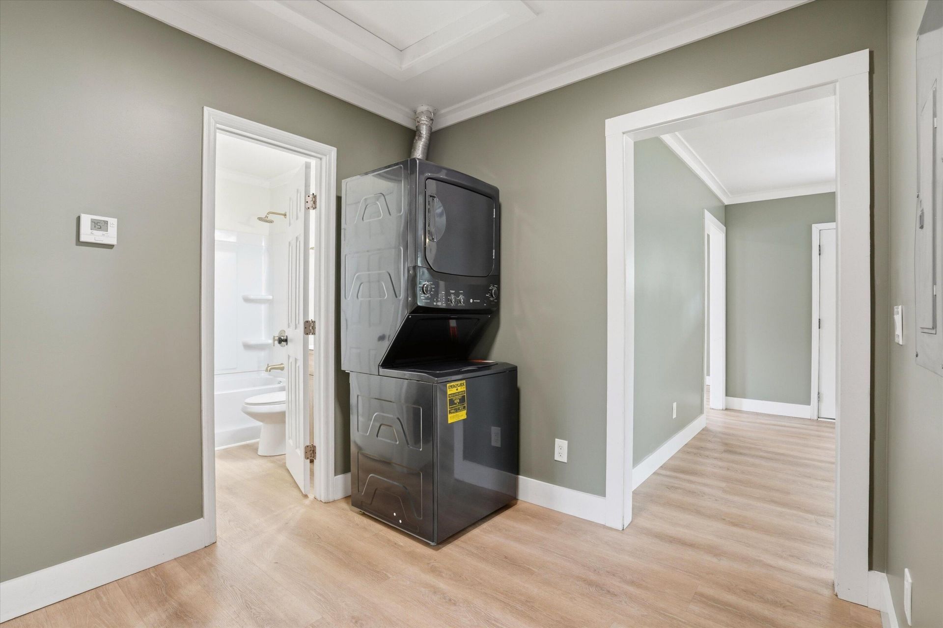 2306 Kent Avenue Photo 13