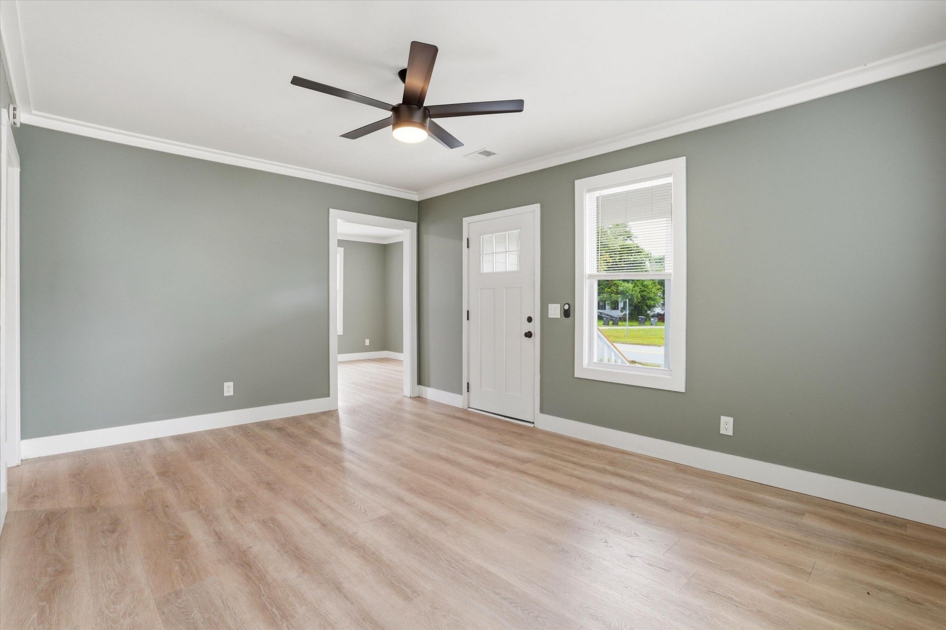 2306 Kent Avenue Photo 5