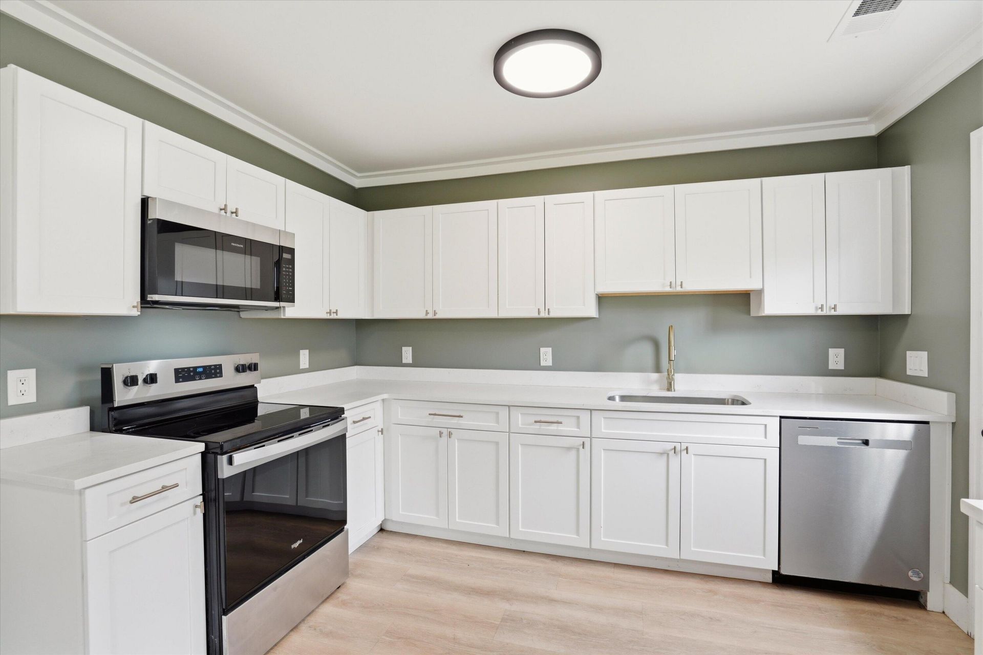 2306 Kent Avenue Photo 8