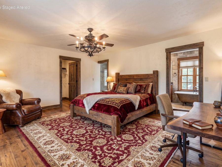 Property Image 100