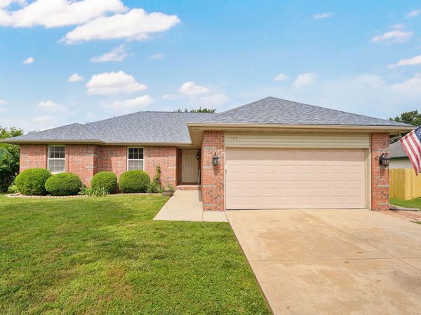 403 Deer Run , Willard, MO 65781