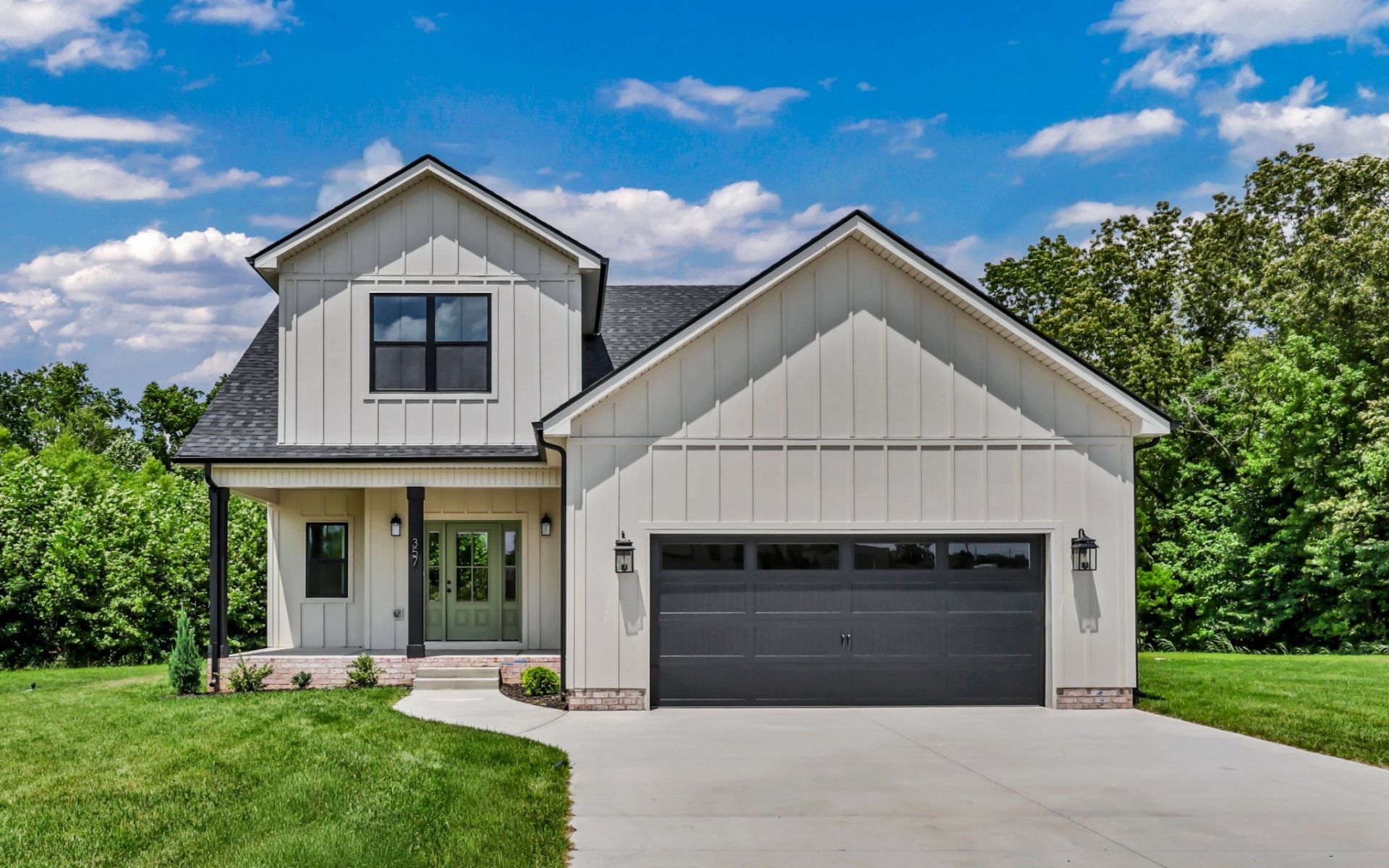 357 Chase Dr, Clarksville, TN 37043 Main Photo
