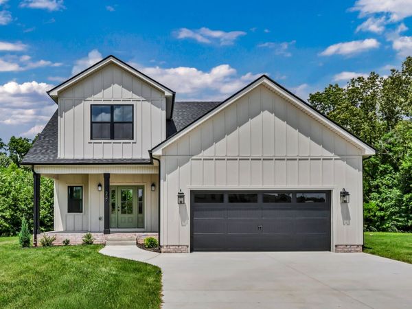 357 Chase Dr, Clarksville, TN 37043